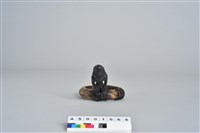 木雕人像石質臂環藏品圖，第4張